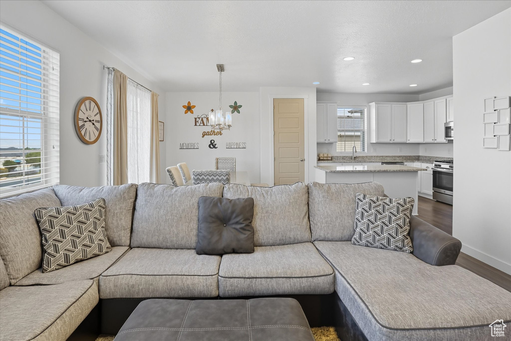 7092 W JAYSON BEND DR West Jordan, UT 84081