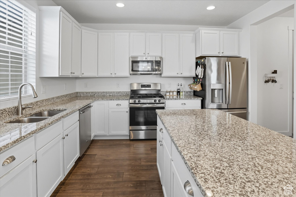 7092 W JAYSON BEND DR West Jordan, UT 84081