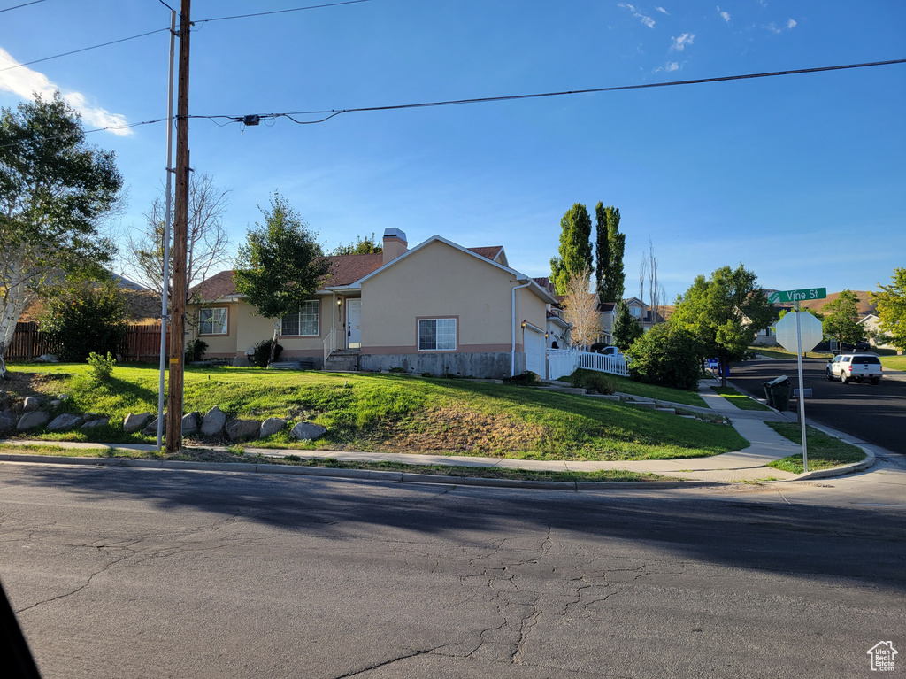 Photo 4 for MLS #2110909 at 828 E Vine St