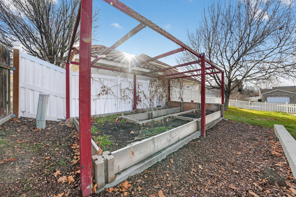 828 E VINE ST Tooele, UT 84074