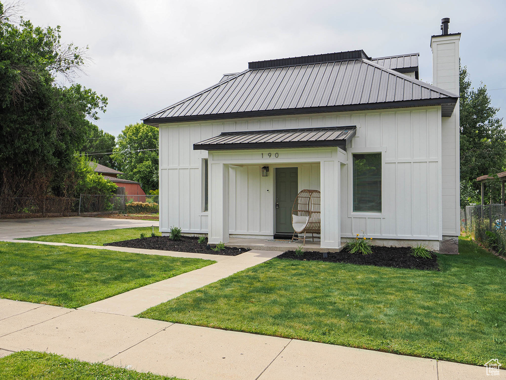 Photo 2 for MLS #2110916 at 190 E 200 South