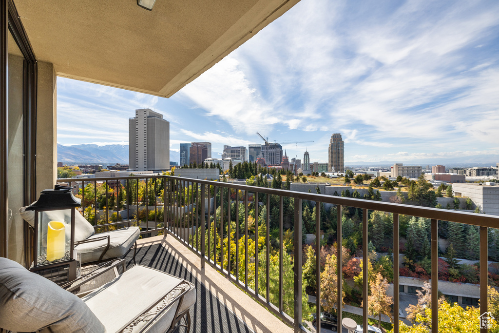 Photo 9 for MLS #2110919 at 241 N Vine St #507W