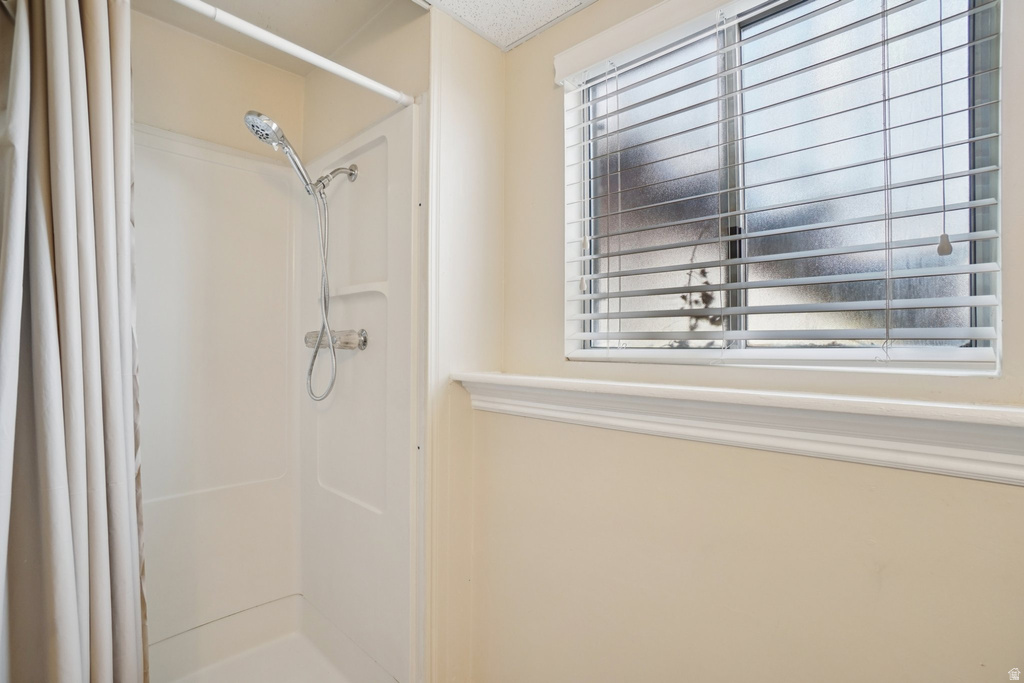 6398 S LOBELIA DR West Jordan, UT 84081