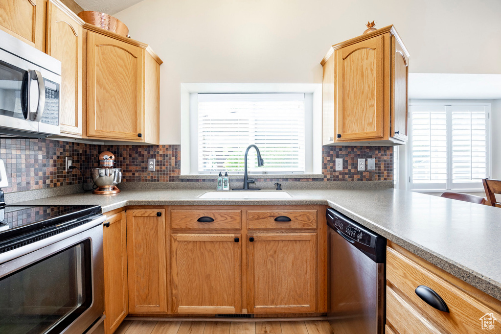 366 E SANDY PARK CIR Sandy, UT 84047