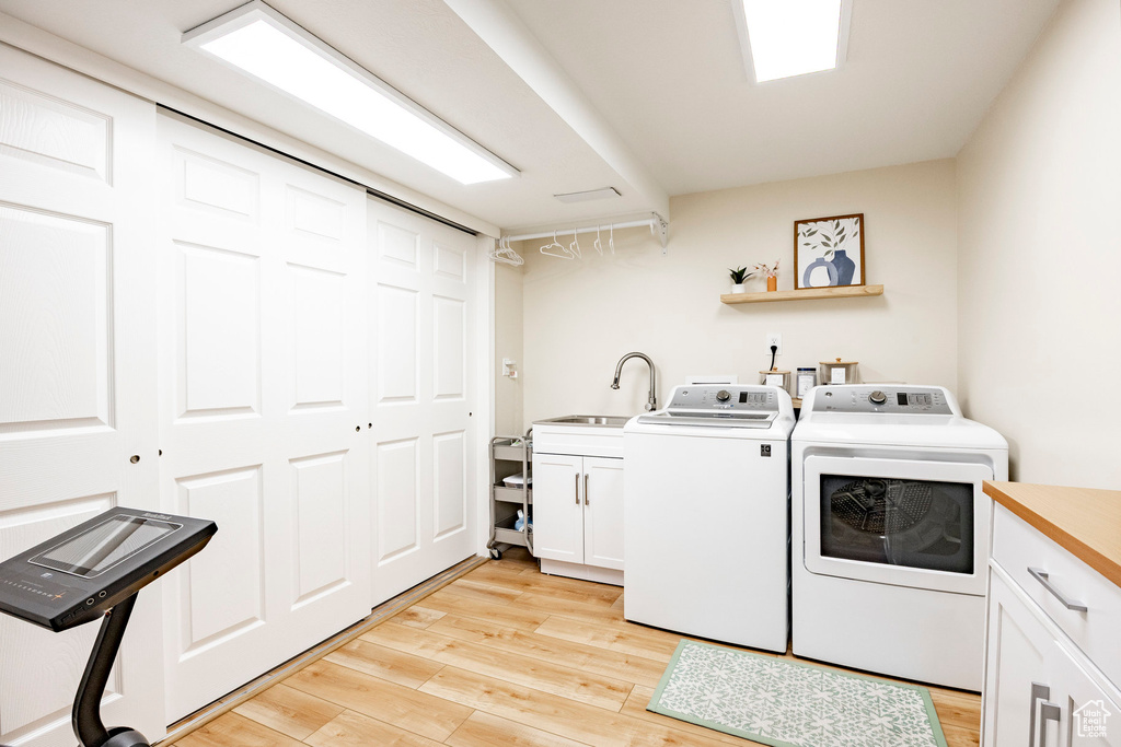 366 E SANDY PARK CIR Sandy, UT 84047