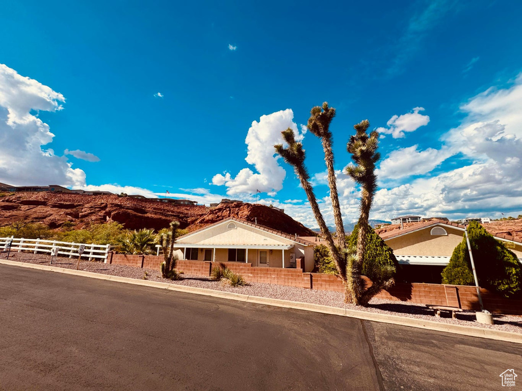 Photo 3 for MLS #2111029 at 1150 W Red Hills Pkwy #142