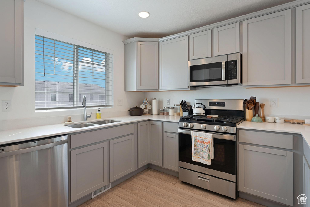 1326 E GRANITE PEAK RD Eagle Mountain, UT 84005