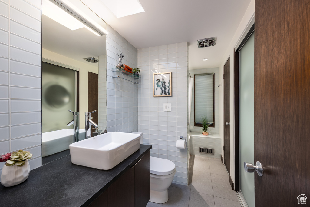 Photo 17 for MLS #2111048 at 2173 Claybourne Ave