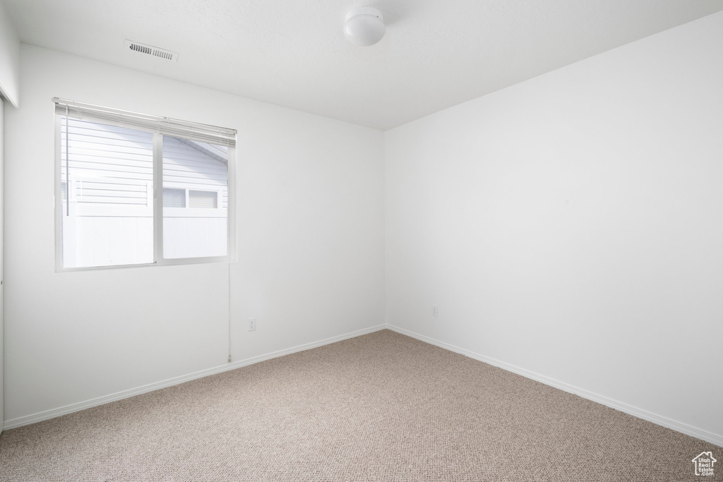 Photo 13 for MLS #2111059 at 5546 N Ardennes Way