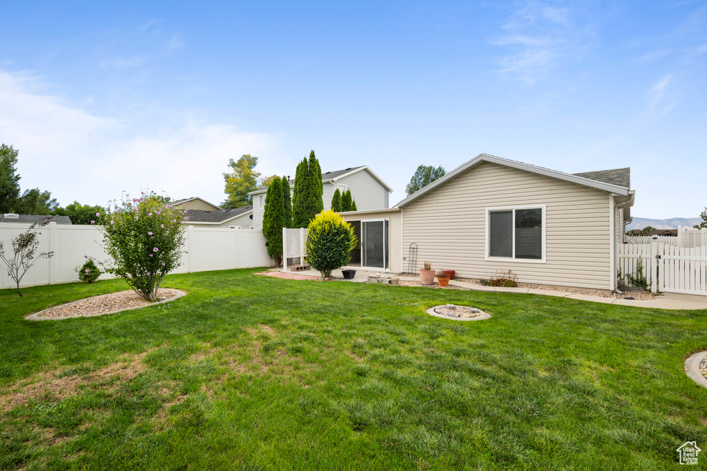 Photo 25 for MLS #2111059 at 5546 N Ardennes Way