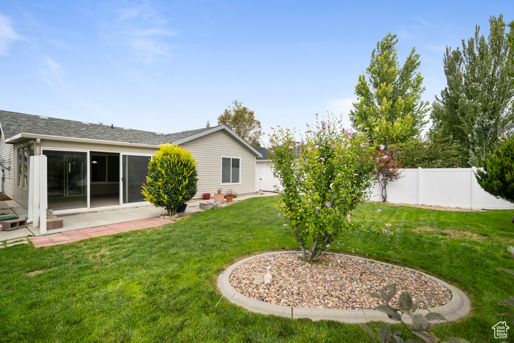 Photo 4 for MLS #2111059 at 5546 N Ardennes Way