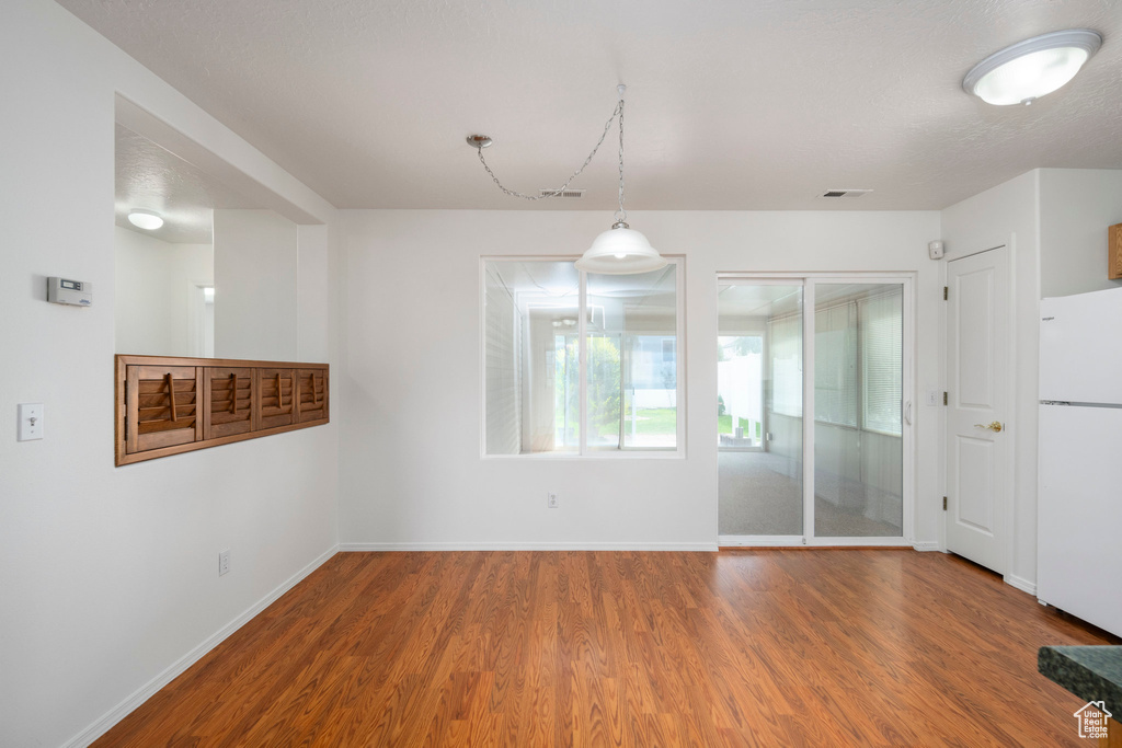 Photo 9 for MLS #2111059 at 5546 N Ardennes Way