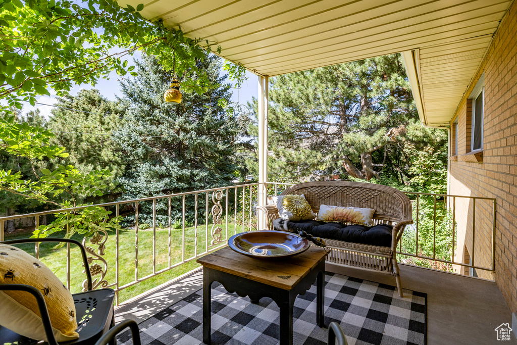 Photo 8 for MLS #2111079 at 1458 S Wilton Way