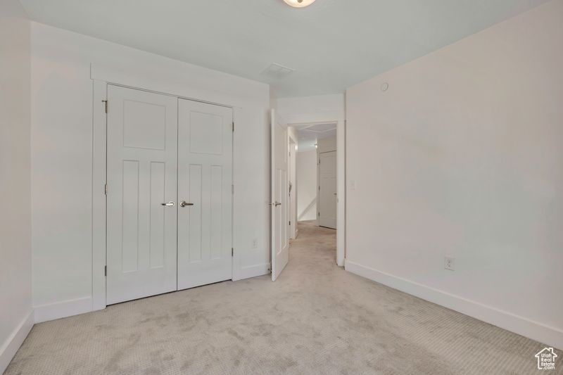 3839 W MOSSMORRAN LN Taylorsville, UT 84129