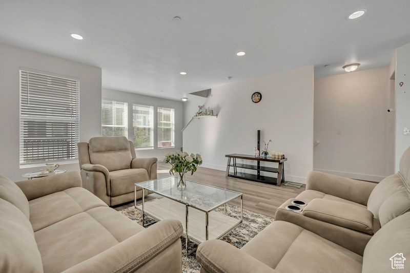 3839 W MOSSMORRAN LN Taylorsville, UT 84129