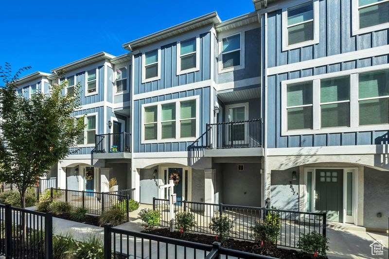 3839 W MOSSMORRAN LN Taylorsville, UT 84129