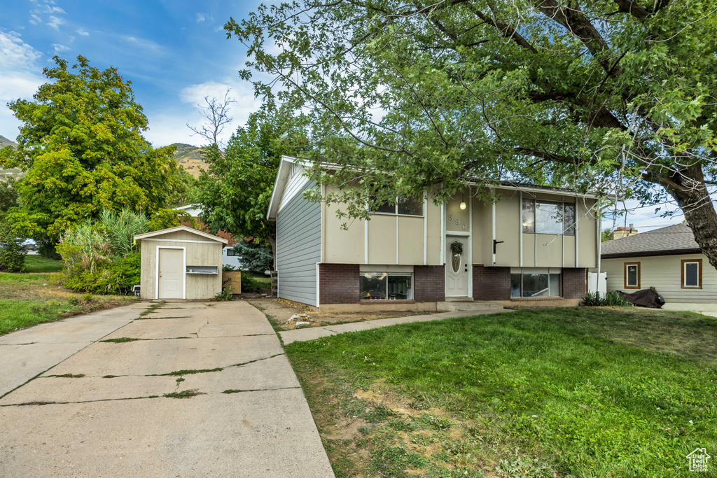 Photo 3 for MLS #2111104 at 390 N 400 East