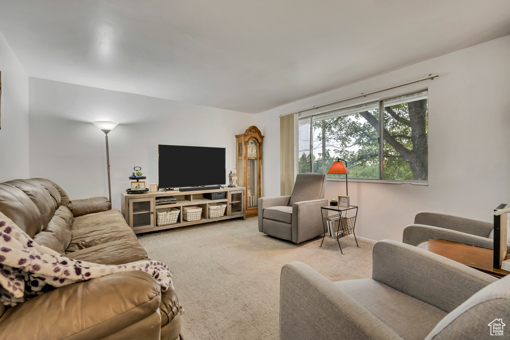 Photo 5 for MLS #2111104 at 390 N 400 East