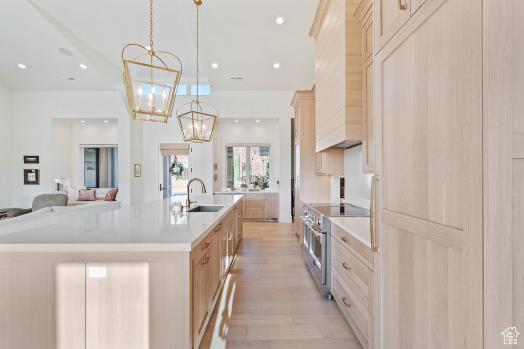 4881 S HOLLADAY BLVD Holladay, UT 84117