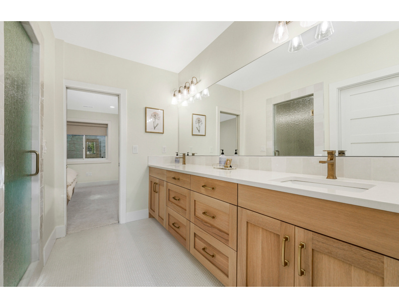 4881 S HOLLADAY BLVD Holladay, UT 84117