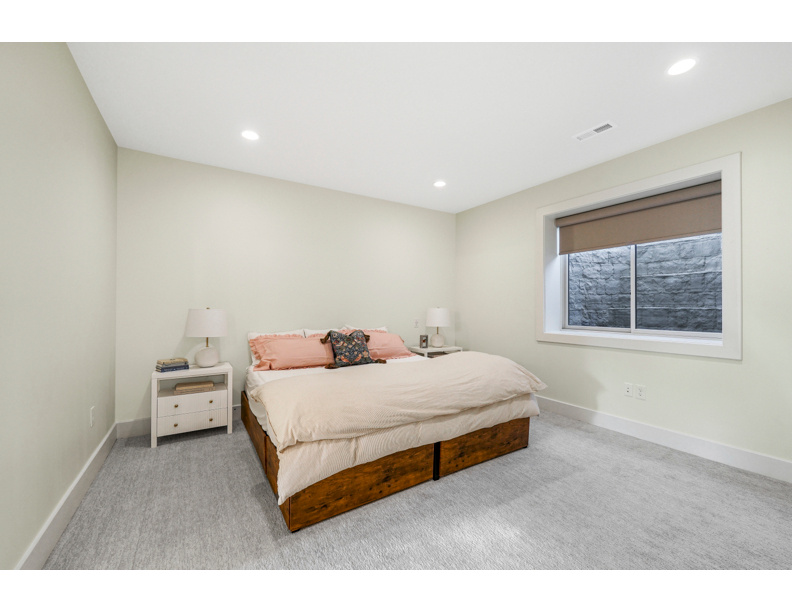 4881 S HOLLADAY BLVD Holladay, UT 84117