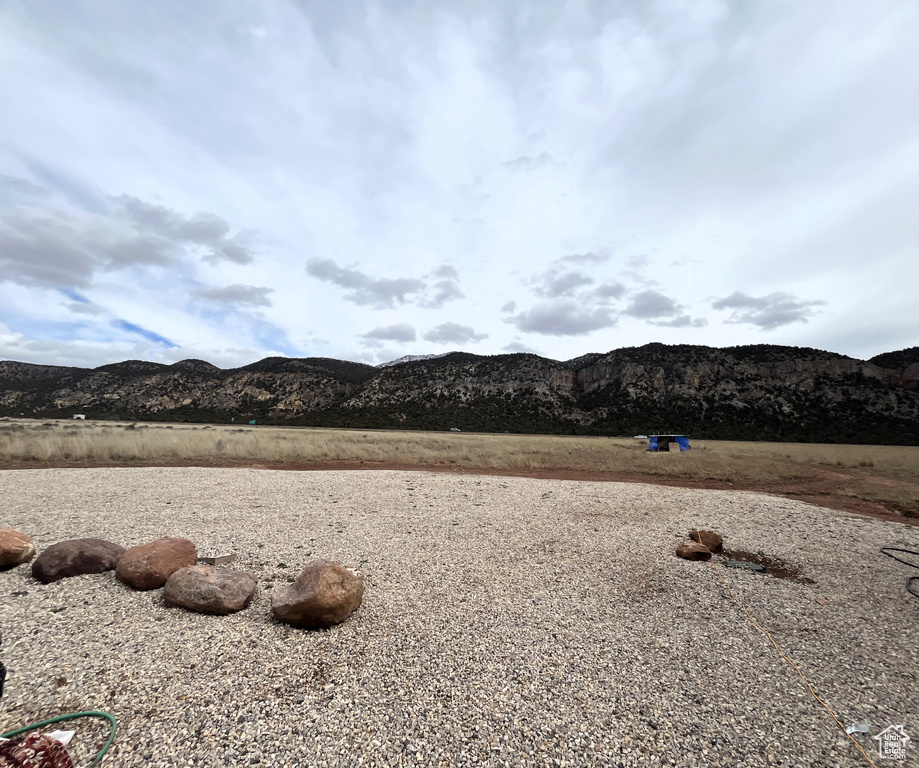 1913 S BADGER WAY New Harmony, UT 84757