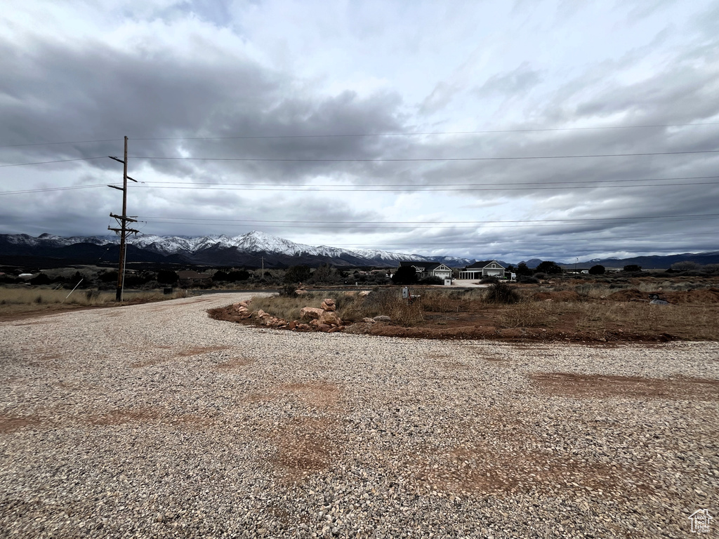 1913 S BADGER WAY New Harmony, UT 84757