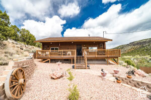 Photo 4 for MLS #2111186 at 414 S Cottonwood Dr