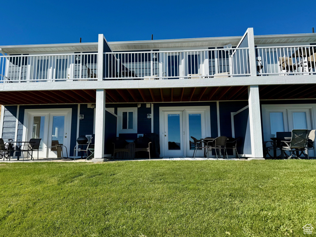 Photo 3 for MLS #2111198 at 888 N Newberg Dr #2