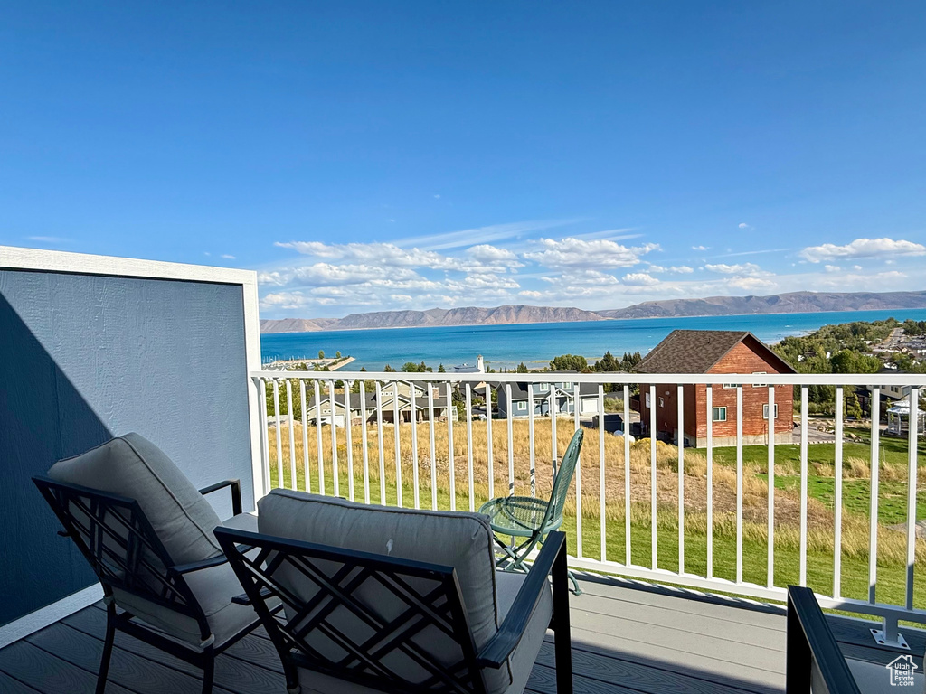 Photo 9 for MLS #2111198 at 888 N Newberg Dr #2