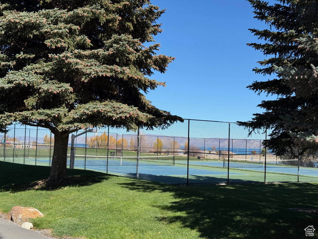 Photo 26 for MLS #2111198 at 888 N Newberg Dr #2