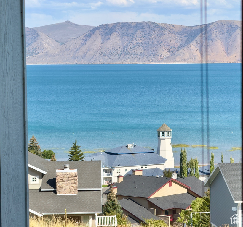 Photo 10 for MLS #2111198 at 888 N Newberg Dr #2