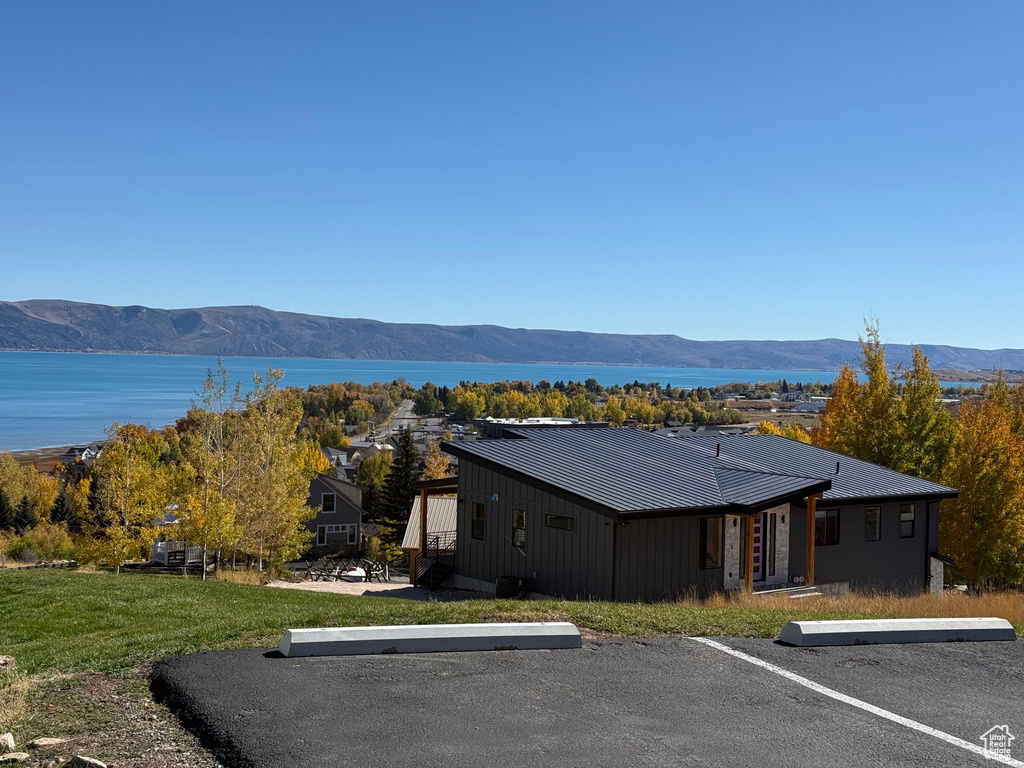 Photo 5 for MLS #2111198 at 888 N Newberg Dr #2