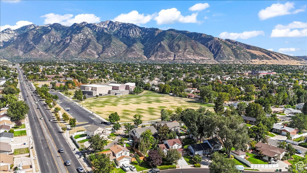 10621 S CARRINGTON ST Sandy, UT 84094