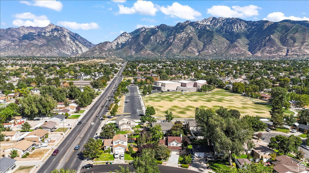 10621 S CARRINGTON ST Sandy, UT 84094