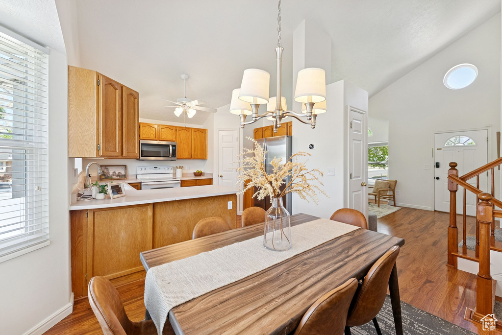 8526 S NUTWOOD CIR Sandy, UT 84094