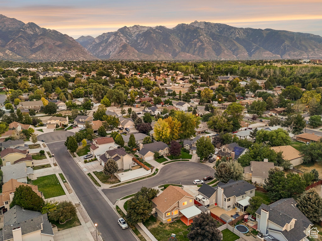 8526 S NUTWOOD CIR Sandy, UT 84094