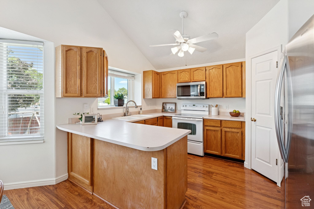 8526 S NUTWOOD CIR Sandy, UT 84094