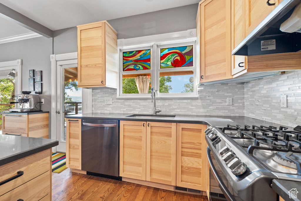 Photo 11 for MLS #2111245 at 377 N Center St