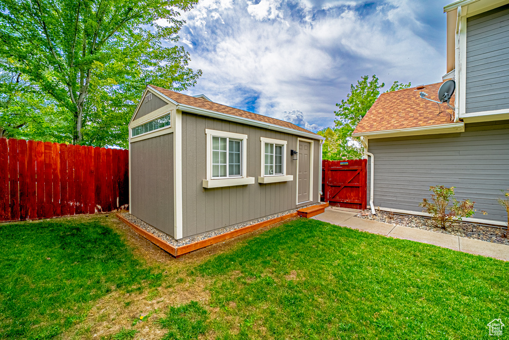 10329 S EDGECLIFF Sandy, UT 84092