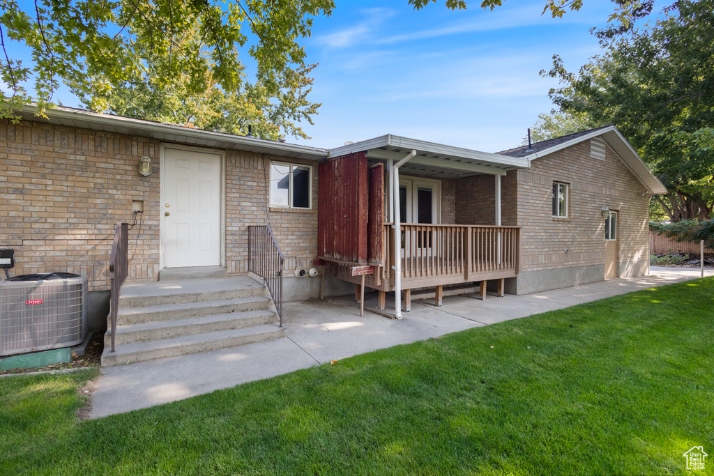 Photo 2 for MLS #2111320 at 523 W 100 South