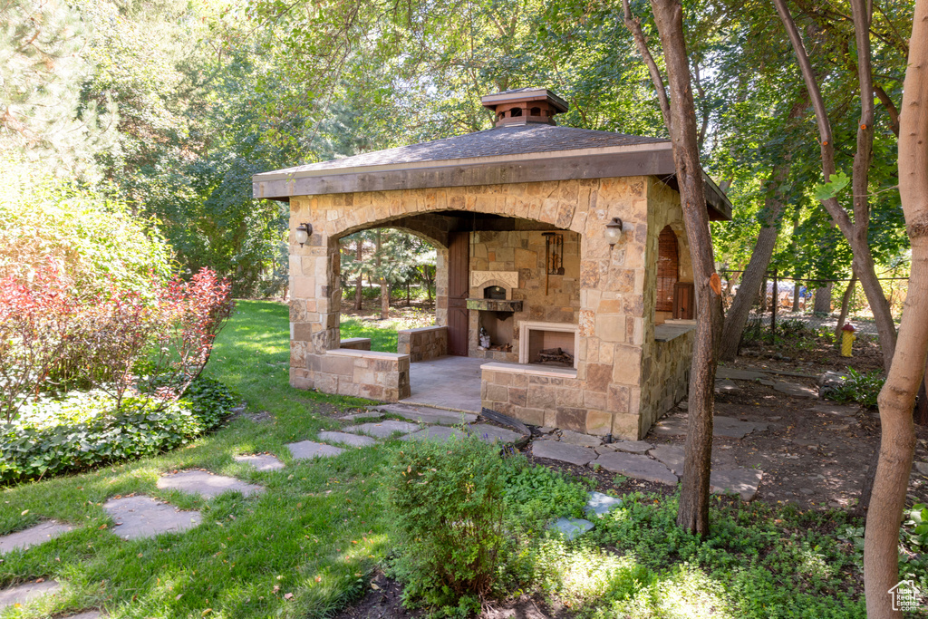 2318 E WALKER LN Holladay, UT 84117