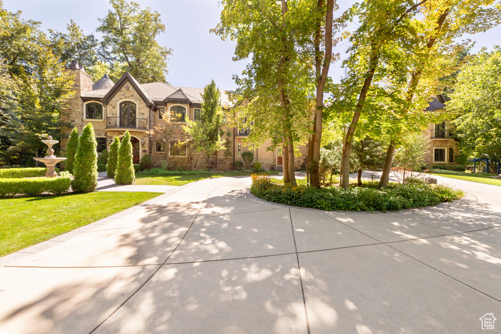 2318 E WALKER LN Holladay, UT 84117