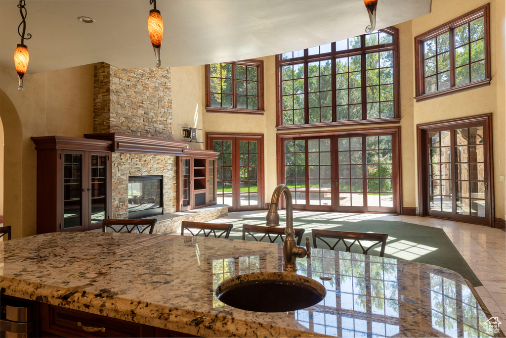 2318 E WALKER LN Holladay, UT 84117