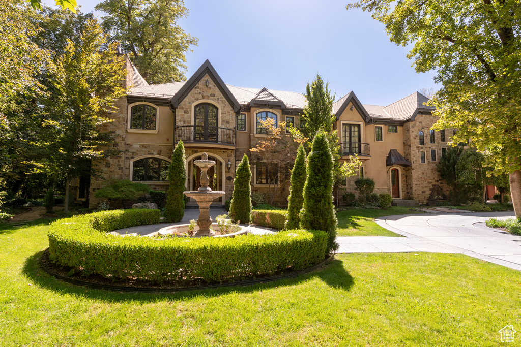 2318 E WALKER LN Holladay, UT 84117