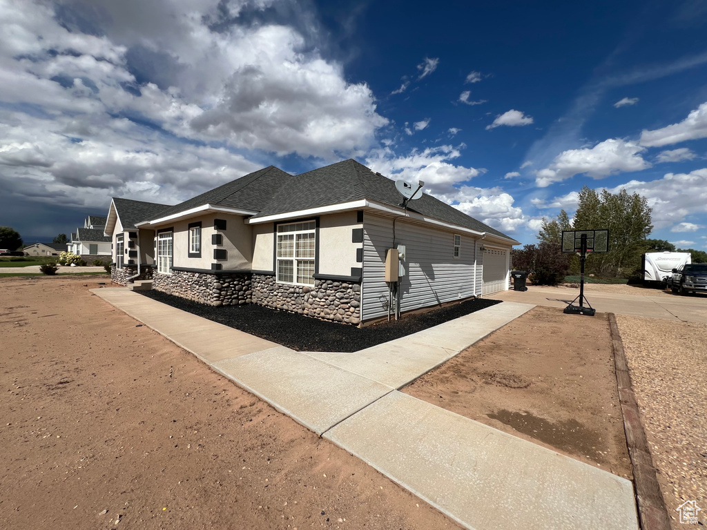 Photo 2 for MLS #2111372 at 207 S Stonegate Dr