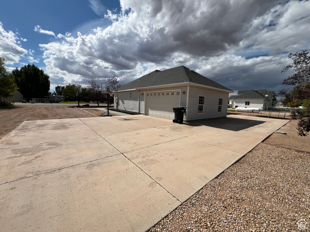 Photo 3 for MLS #2111372 at 207 S Stonegate Dr