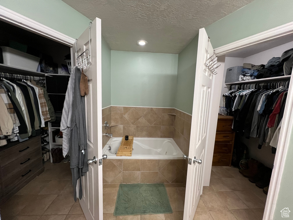 Photo 8 for MLS #2111372 at 207 S Stonegate Dr