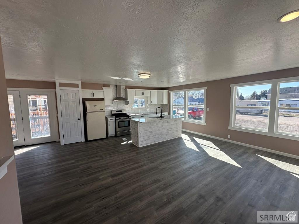 1181 FALLS AVE American Falls, ID 83211