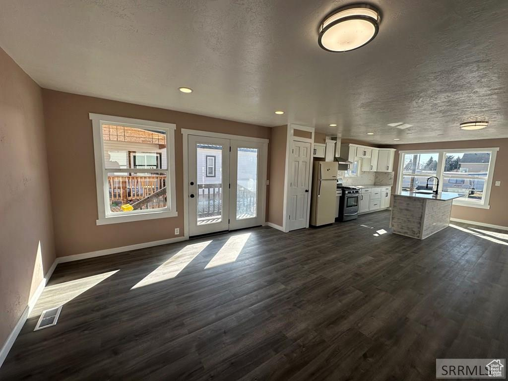 1181 FALLS AVE American Falls, ID 83211